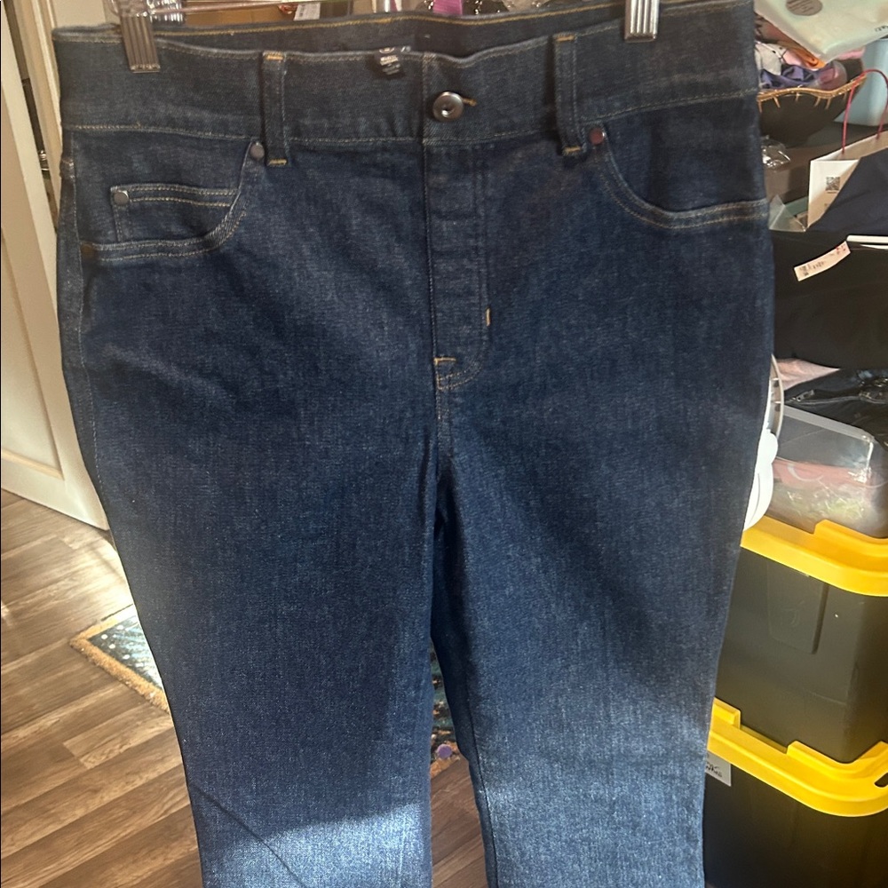 SPANXshape EverWear  Blue Women's Flair Leg Jeans Gorgeous Size -Medium - Picture 9 of 15